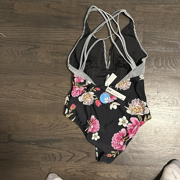 One Piece Bathing Suit - Picture 5 of 6